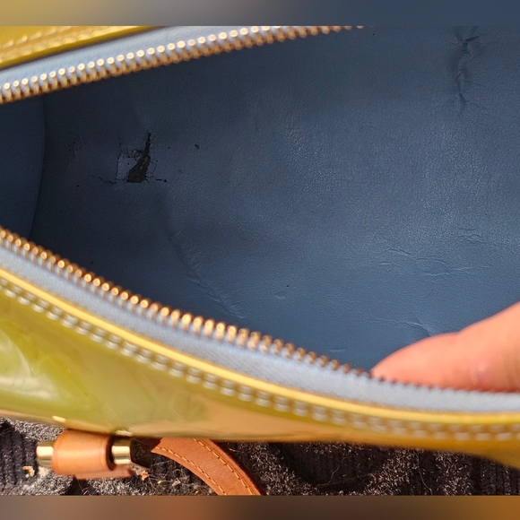 Louis Vuitton Bedford Vernis Shoulder Bag Purse. With Dustbag included. VI0929 - Picture 9 of 13